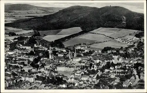 Ak Löbau in Sachsen, Luftbild mit Berg