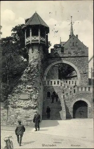 Ak Wiesbaden in Hessen, Römertor