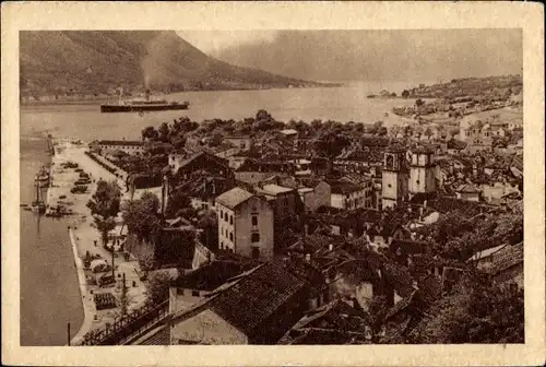 Ak Kotor Cattaro Montenegro, Blick über den Ort zur Bucht, Dampfschiff