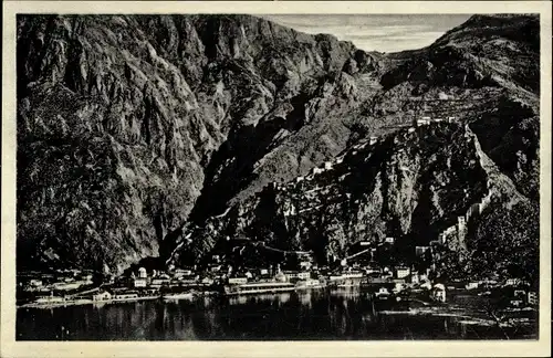 Ak Kotor Cattaro Montenegro, Ortsansicht mit Gebirge