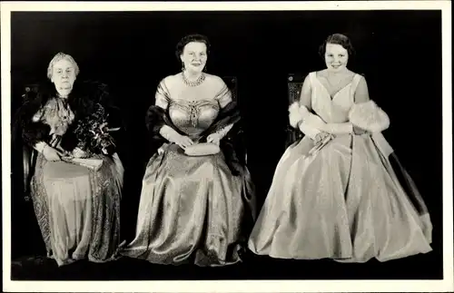 Ak Königin Juliana der Niederlande, Prinzessin Wilhelmina, Prinzessin Beatrix, Amsterdam 1956