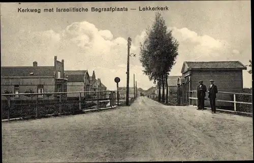 Ak Lekkerkerk Südholland, Kerkweg met Israelitische Begraafplaats