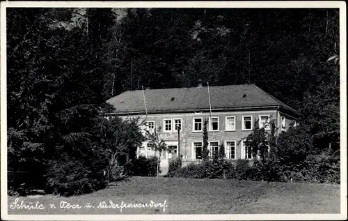 Foto Ak Oberfrauendorf Glashütte im Osterzgebirge, Partie an der Schule