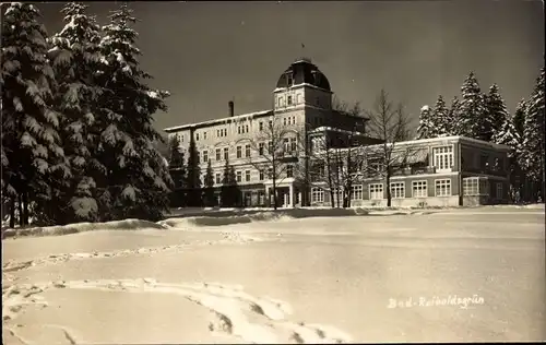 Ak Bad Reiboldsgrün Auerbach im Vogtland, Blick zum Gebäude, Winter