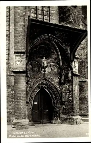 Ak Frankfurt Oder, Portal an der Marienkirche, Reliefs