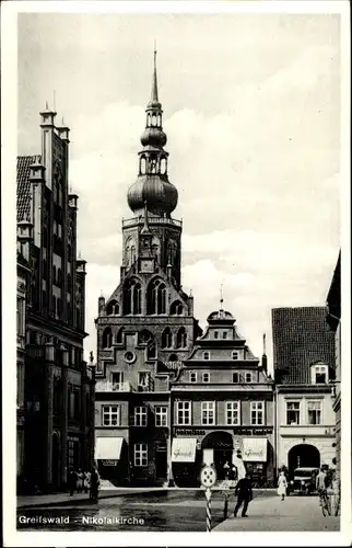 Ak Hansestadt Greifswald, Nikolaikirche, Straßenpartie