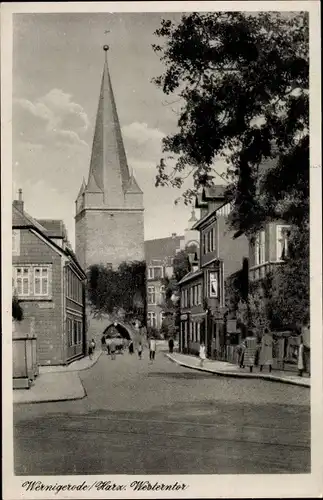 Ak Wernigerode im Harz, Westerntor, Passanten
