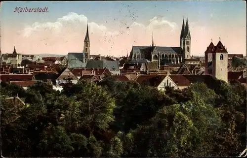 Ak Halberstadt in Sachsen Anhalt, Blick auf den Ort und den Dom, Kirchturm