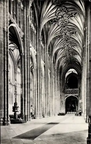 Ak London City England, The Nave, looking East