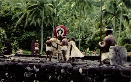 Ak Tahiti Ozeanien, Reconstitution historique de la ceremonie d'intronisation d'un roi Tahitien