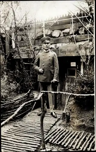 Foto Ak Deutscher Soldat in Uniform, Kompagnie-Führer-Stube, Kaiserzeit, I. WK
