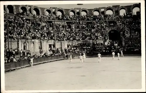 Foto Ak Blick in eine Arena, Stierkampf, Zuschauer