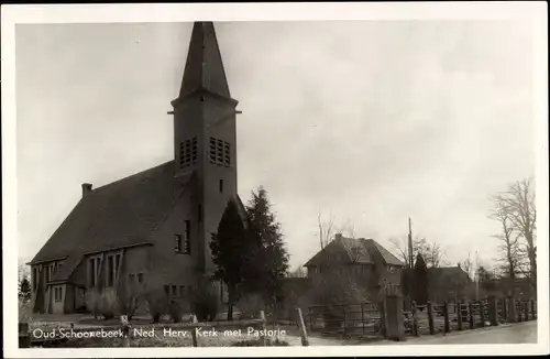 Ak Oud Schoonebeek Drenthe Niederlande, Ned. Herv. Kerk met Pastorie