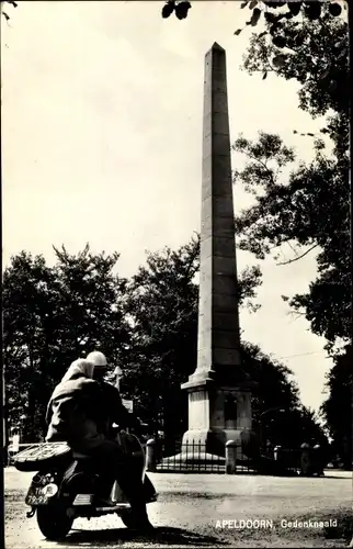 Ak Apeldoorn Gelderland, Gedenknaald