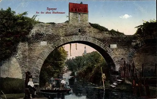 Ak Speyer Rheinland Pfalz, Partie an der alten Stadtmauer, Kinder