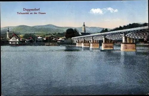 Ak Deggendorf im Bayerischen Wald Niederbayern, Teilansicht an der Donau, Brücke