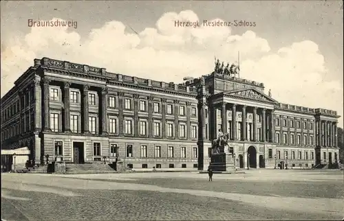Ak Braunschweig in Niedersachsen, Herzogl. Residenz-Schloss