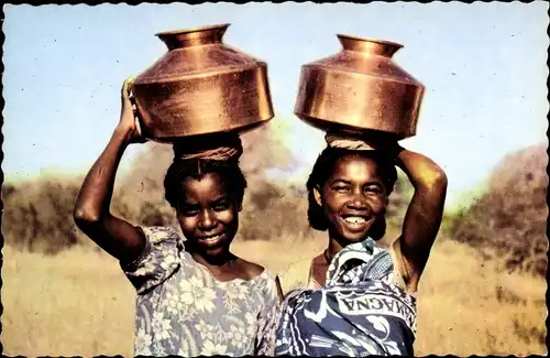 Ak Republique de Madagascar, Porteuses d'eau