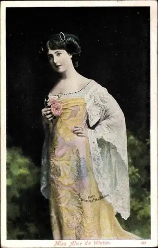 Ak Schauspielerin Alice de Winton, Portrait