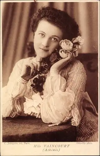 Ak Schauspielerin Vaincourt, Portrait, Athenee