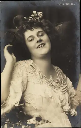 Ak Opernsängerin Reta Walter, Portrait