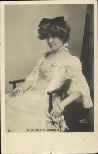 Ak Schauspielerin Miss Grace Arundale, Portrait