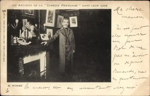 Ak Les Artistes de la Comedie Francaise dans leur loge, Komödiant Gustave Worms, Portrait