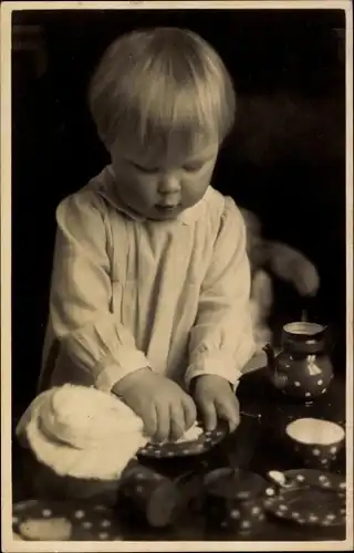 Ak Prinzessin Beatrix der Niederlande, Spielzeuggeschirr, 31. Januar 1940