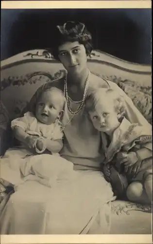 Foto Ak Prinzessin Sophie von Luxemburg, Ehefrau von Ernst Heinrich von Sachsen, Kinder