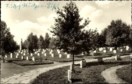 Ak Hürtgen Hürtgenwald, Ehrenfriedhof, Gräber