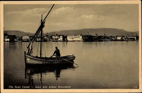 Ak Suez Ägypten, Suezkanal, Blick auf den Ort und Attaka Gebirge, Segelboot