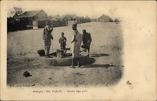Ak Dakar Senegal, Autour d'un puits