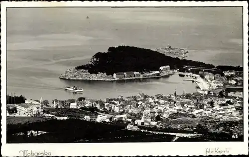 Ak Makarska Kroatien, Panorama mit Halbinsel, Bucht