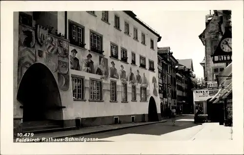 Ak Feldkirch Vorarlberg Österreich, Blick in die Schmidgasse, Tor, Wandmalerei