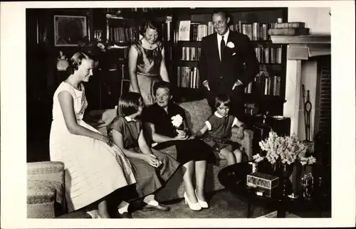Ak Soestdijk, Juliana der Niederlande, Prinz Bernhard, Beatrix, Irene, Margriet, Christina, 1955