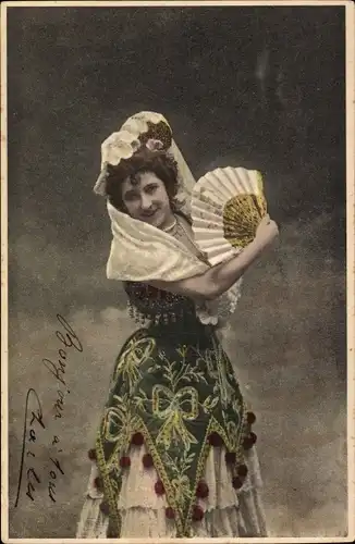 Ak Frau in spanischer Tracht mit Fächer