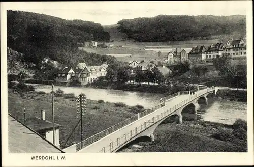 Ak Werdohl im Sauerland, Teilansicht mit Brücke über dem Fluss