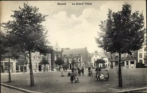 Ak Hannut Wallonien Lüttich, La Grande Place