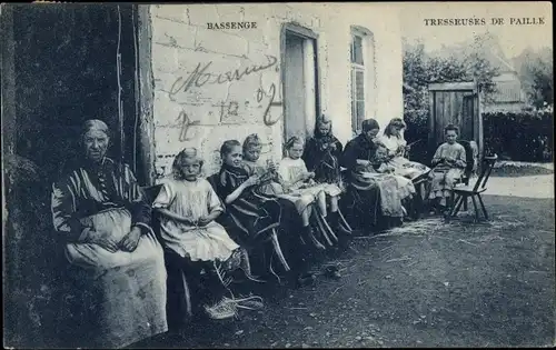 Ak Bassenge Wallonien Lüttich, Tresseuses de Paille