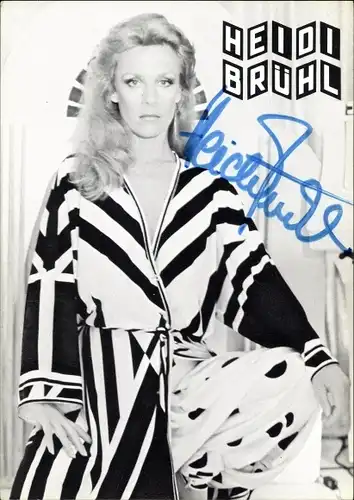 Ak Sängerin Schauspielerin Heidi Brühl, Portrait, Autogramm