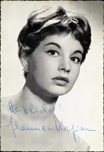 Ak Schauspielerin Johanna von Koczian, Portrait, Ohrring