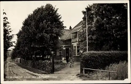 Ak Ossendrecht Woensdrecht Nordbrabant Niederlande, Laan met Dokterswoning