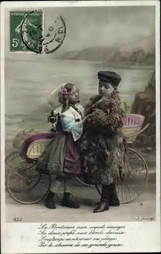 Ak La Bretonne aux coquets corsages, Kinder, Automobil