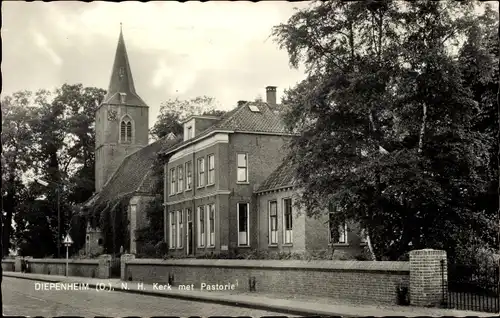 Ak Diepenheim Overijssel, N. H. Kerk met Pastorie