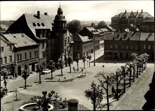 Ak Treuen im Vogtland Sachsen, Platz der Einheit mit Rathaus