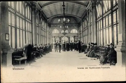 Ak Wiesbaden in Hessen, Inneres der Kochbrunnen Trinkhalle