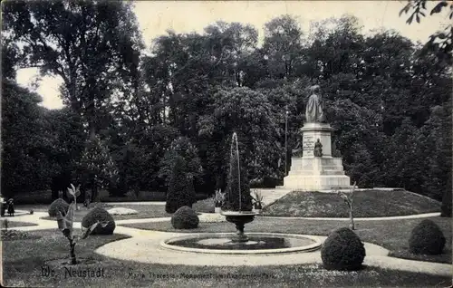 Ak Wiener Neustadt Niederösterreich, Akademie Park, Maria Theresia Monument