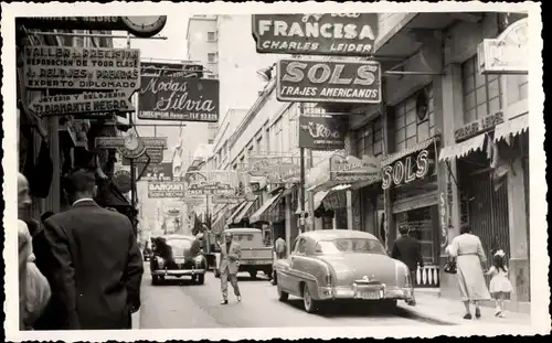 Ak Caracas Venezuela, Calle Comercial, Geschäfte, Sols Trajes Americanos