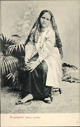 Ak Singapur, Malay woman
