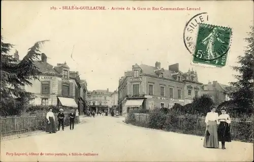 Ak Sillé le Guillaume Sarthe, Arrivée de la Gare, Rue Commandant Levrard, Hotel